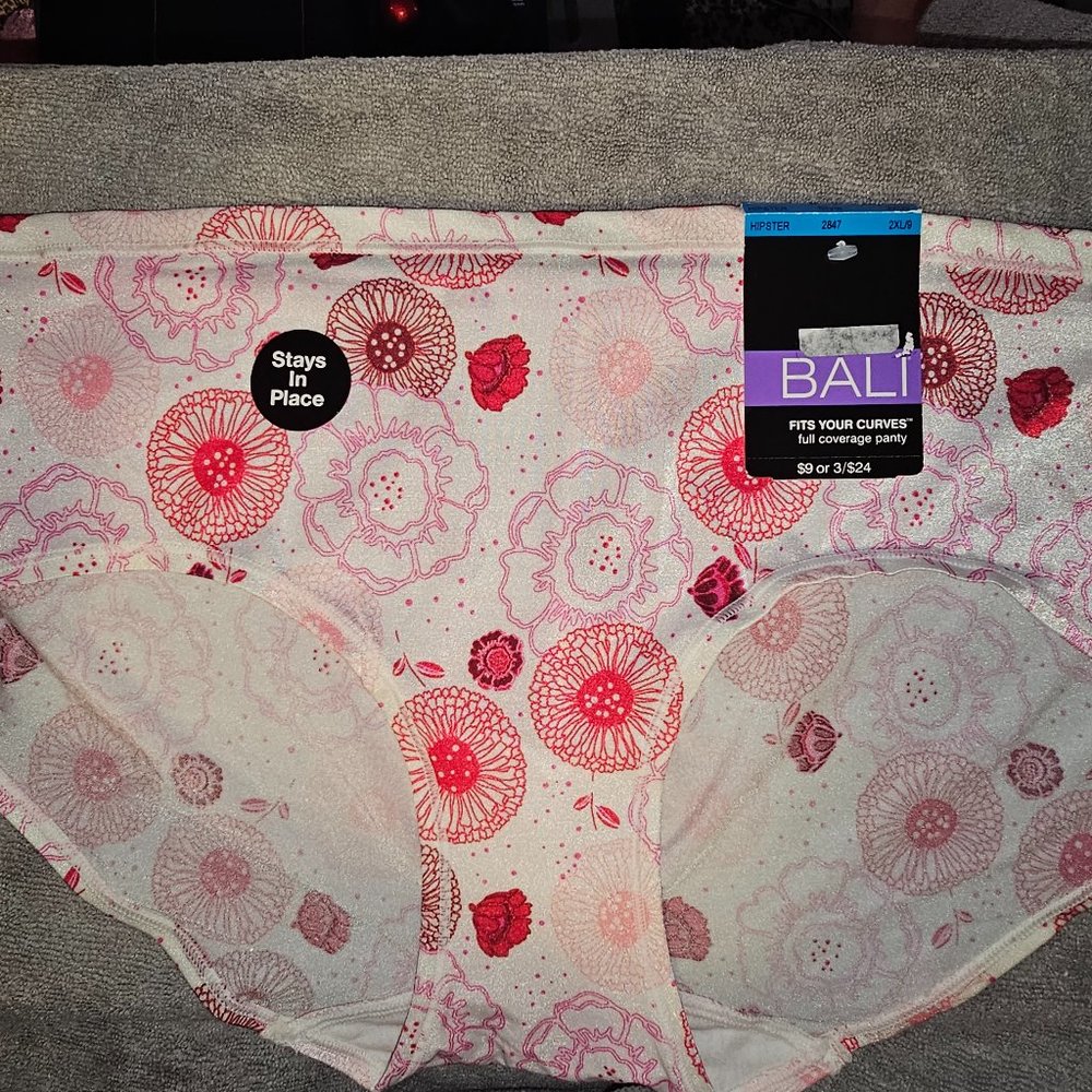 NWT Bali 2XL/9 Pink Flowers, Fits Your Curves HIPSTER Full Coverage Panty.